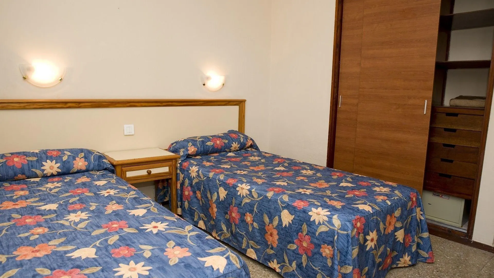 ** Aparthotel Roca Verde - Playa Del Ingles Spain